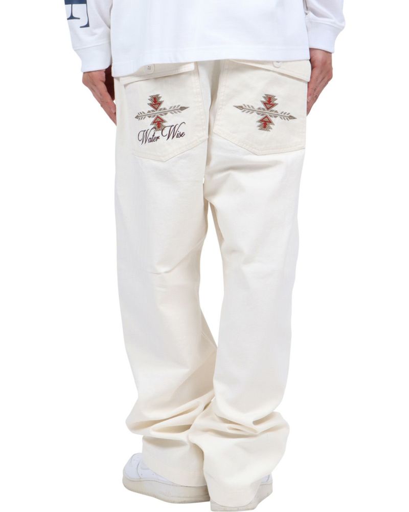 オフホワイト：174cm62kg(Lサイズ着用)