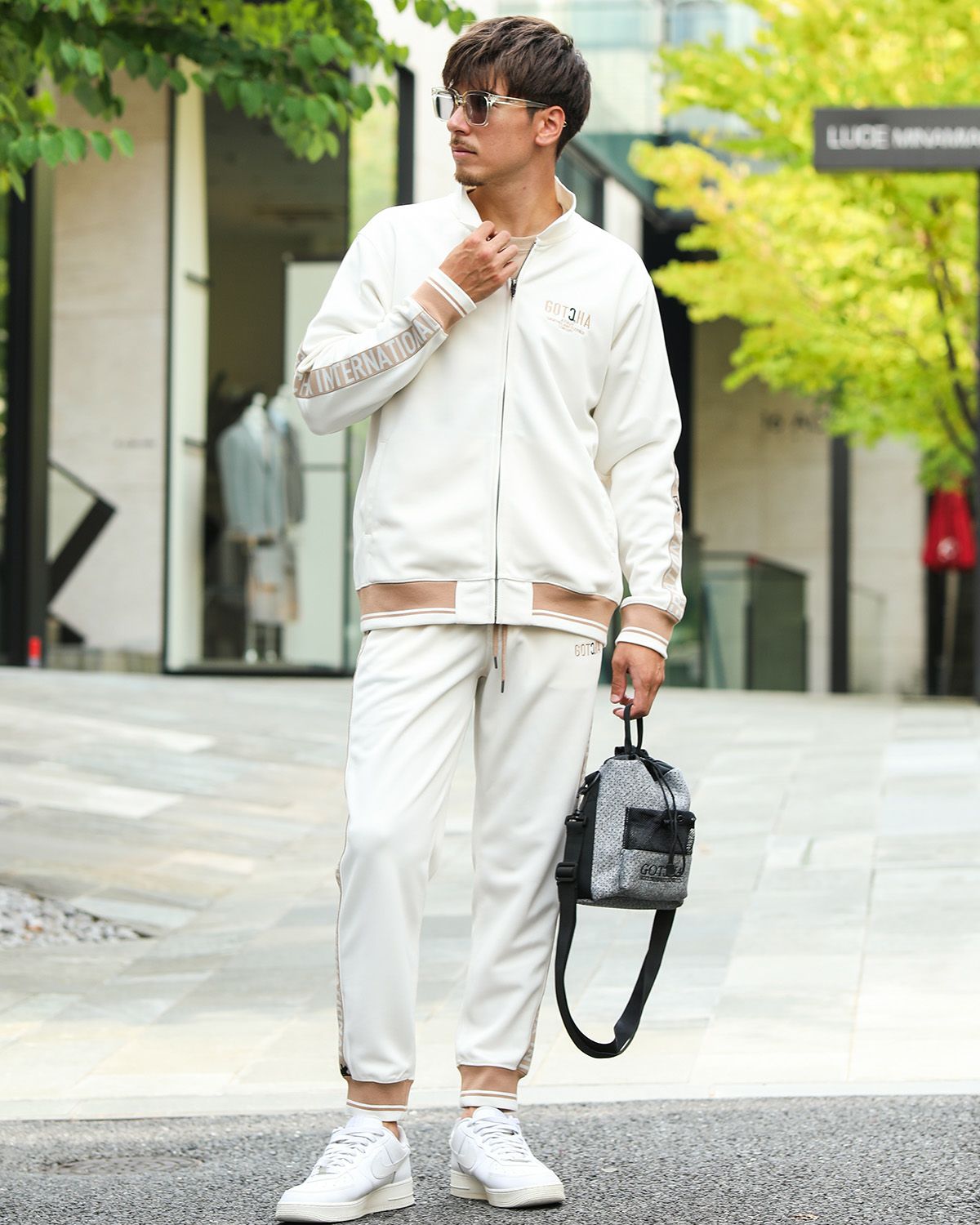 オフホワイト：180cm/70kg(Lサイズ着用)