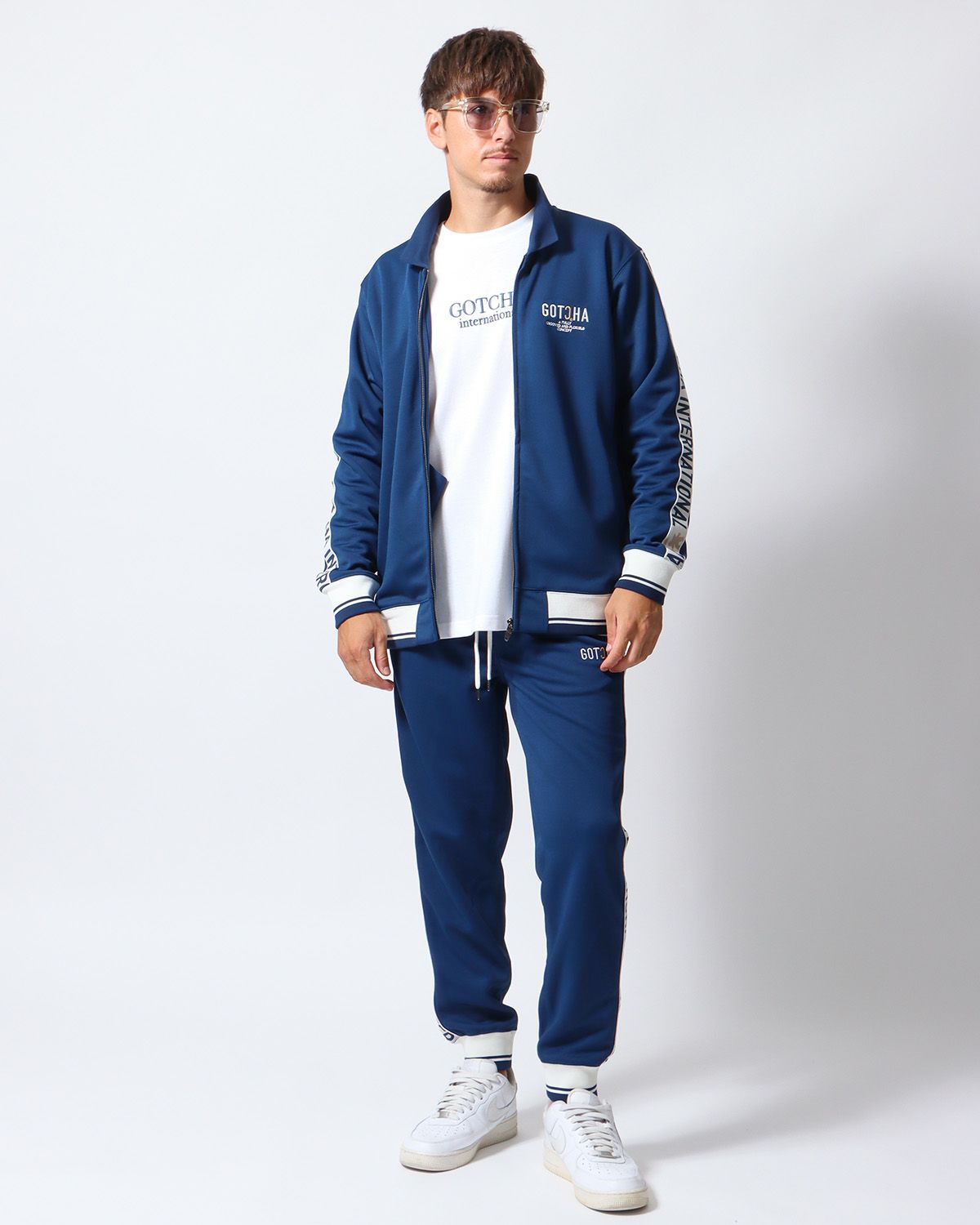 ネイビー：180cm/70kg(Lサイズ着用)