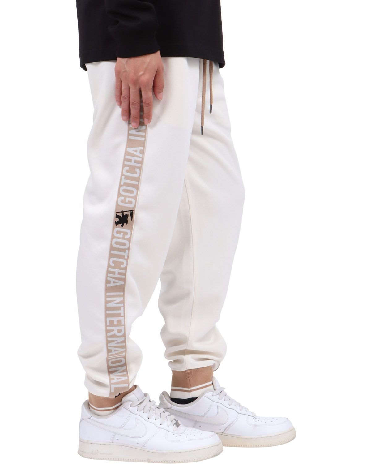 オフホワイト：174cm62kg(Lサイズ着用)