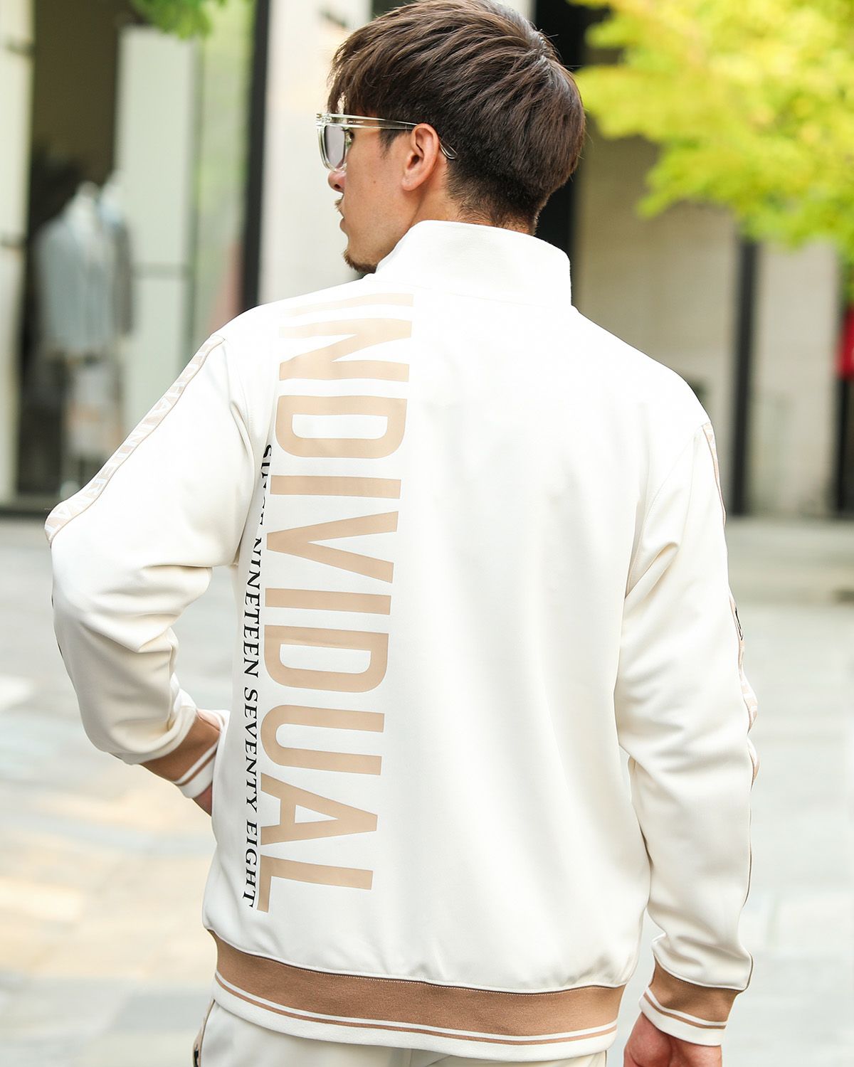 オフホワイト：180cm/70kg(Lサイズ着用)