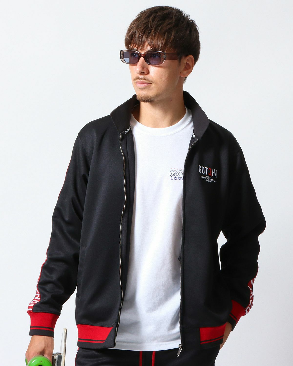 ブラック：180cm/70kg(Lサイズ着用)