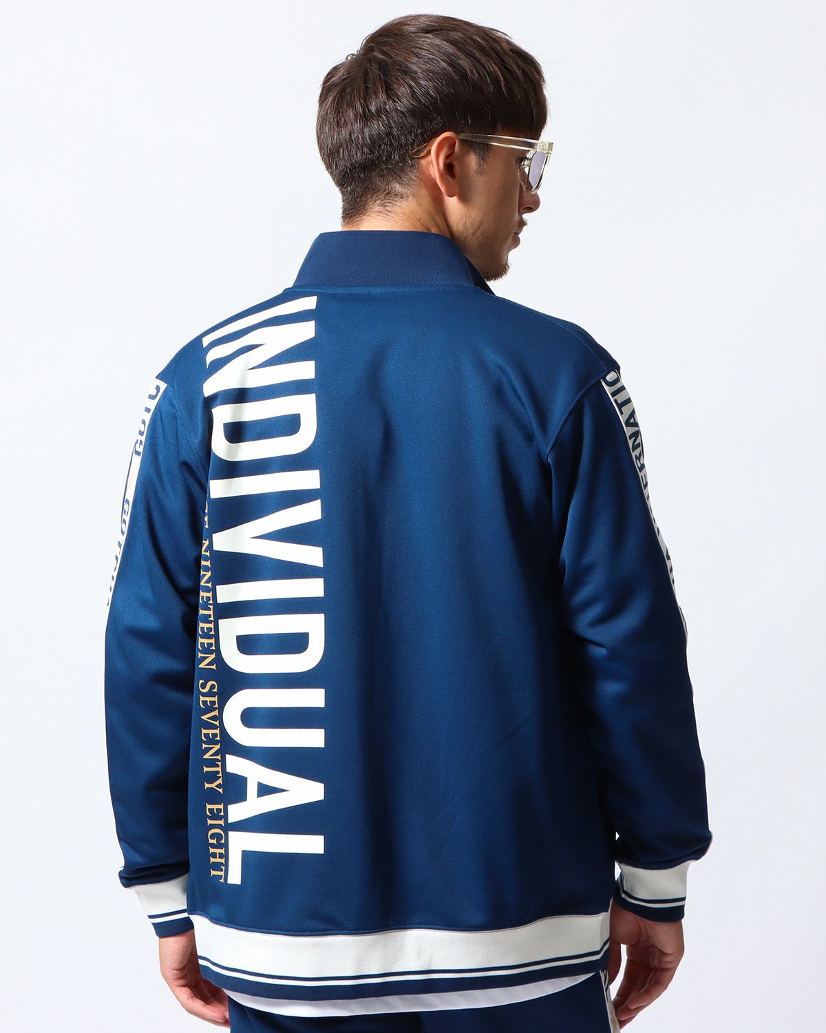 ネイビー：180cm/70kg(Lサイズ着用)