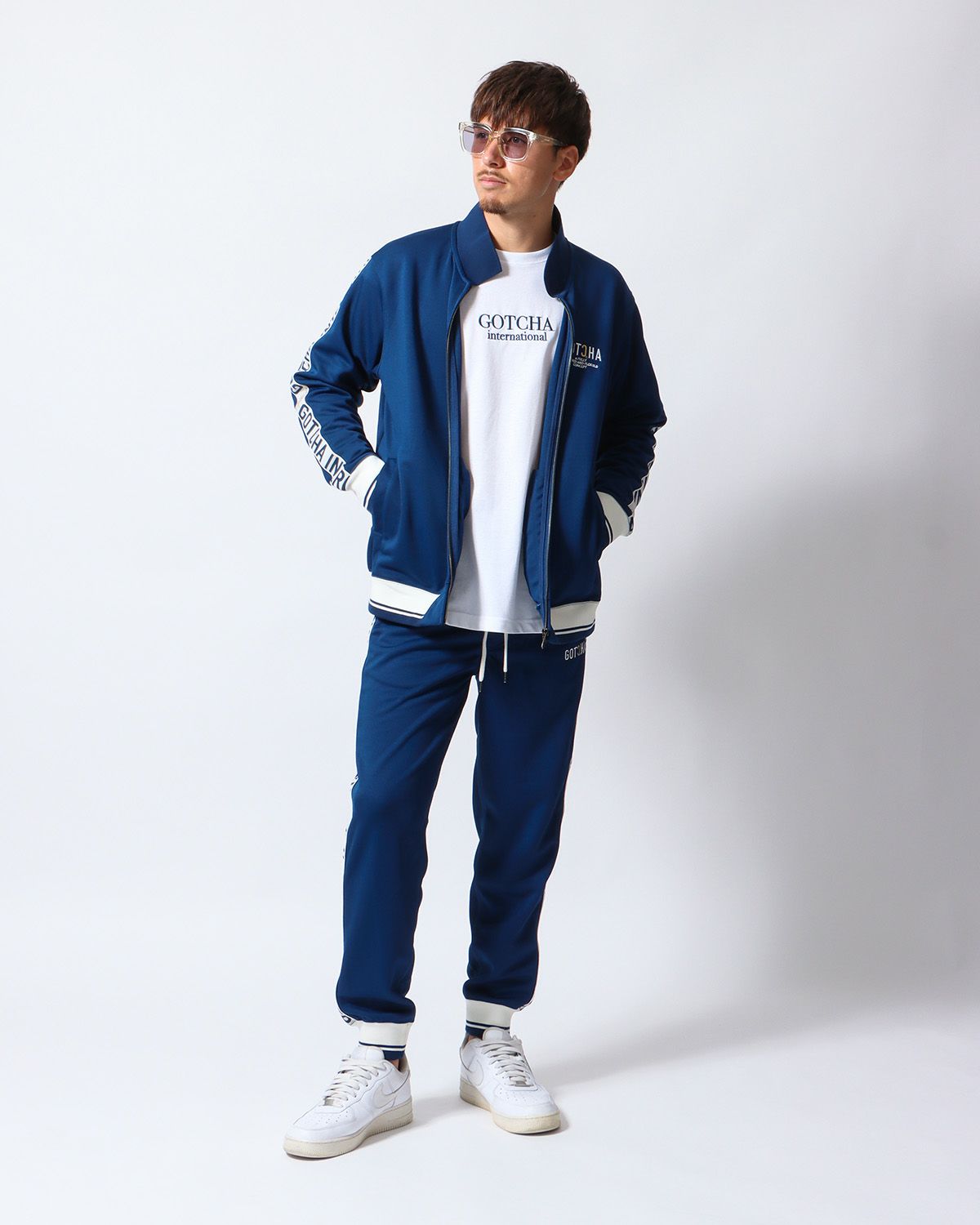 ネイビー：180cm/70kg(Lサイズ着用)