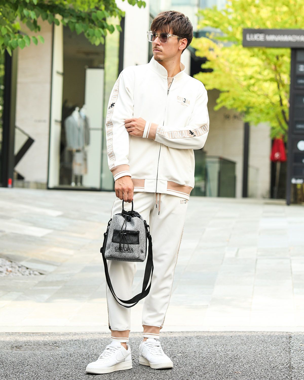 オフホワイト：180cm/70kg(Lサイズ着用)