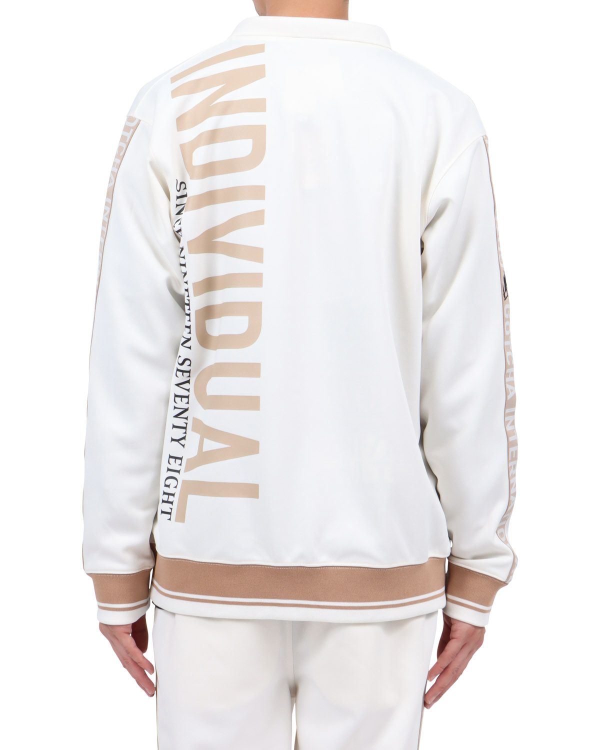 オフホワイト：174cm62kg(Lサイズ着用)