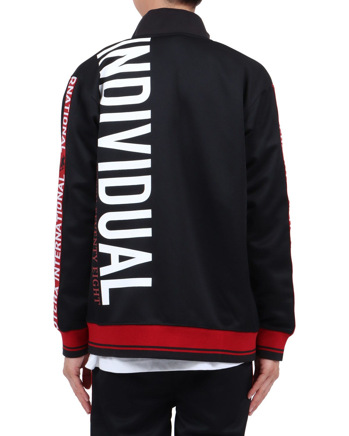 ブラック：174cm62kg(Lサイズ着用)