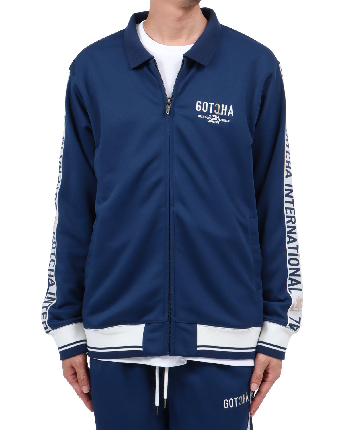 ネイビー：174cm62kg(Lサイズ着用)