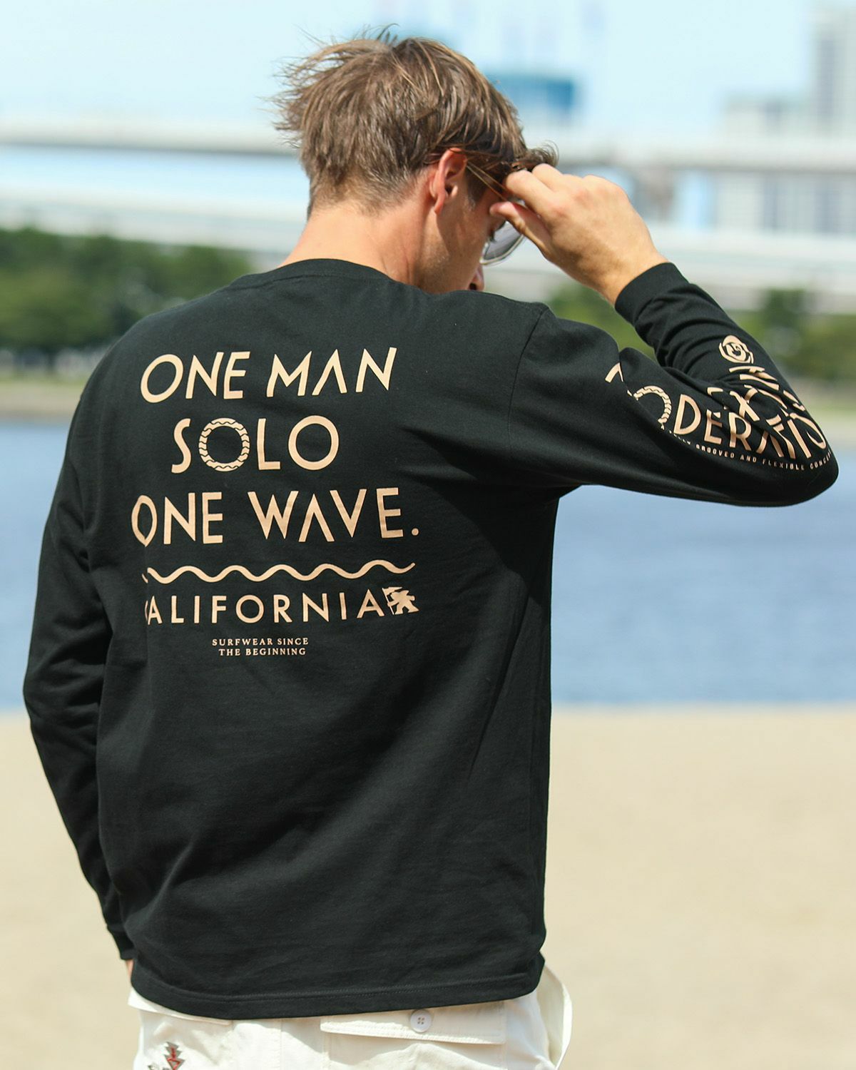 ブラック：183cm/70kg(Lサイズ着用)