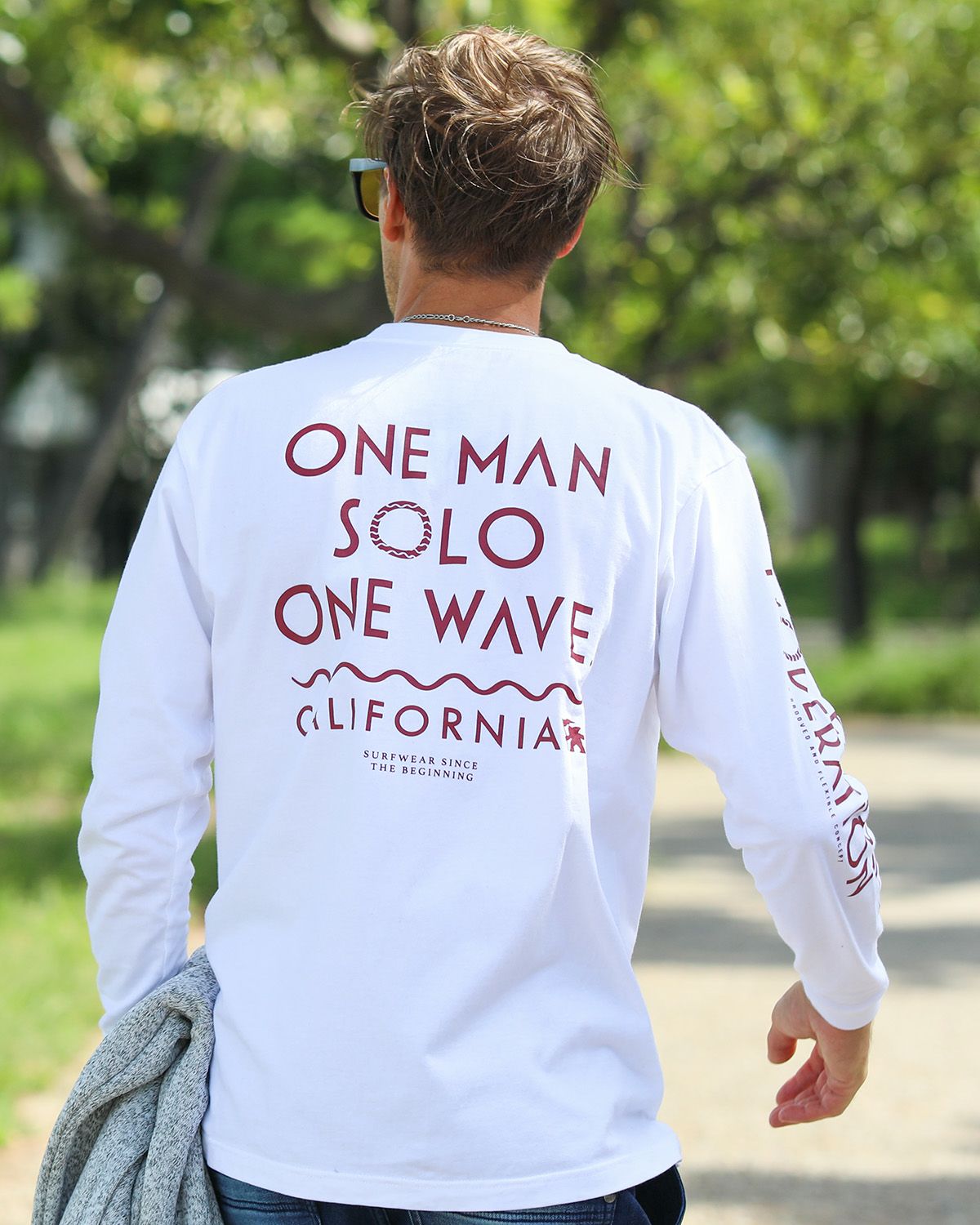 ホワイト：183cm/70kg(Lサイズ着用)