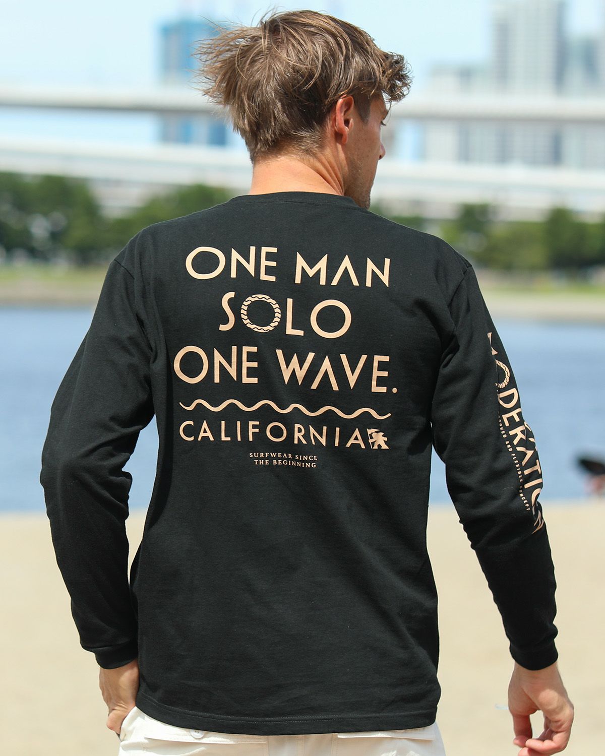 ブラック：183cm/70kg(Lサイズ着用)