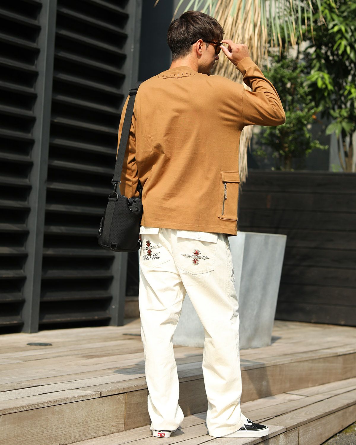 べージュ：180cm/70kg(Lサイズ着用)