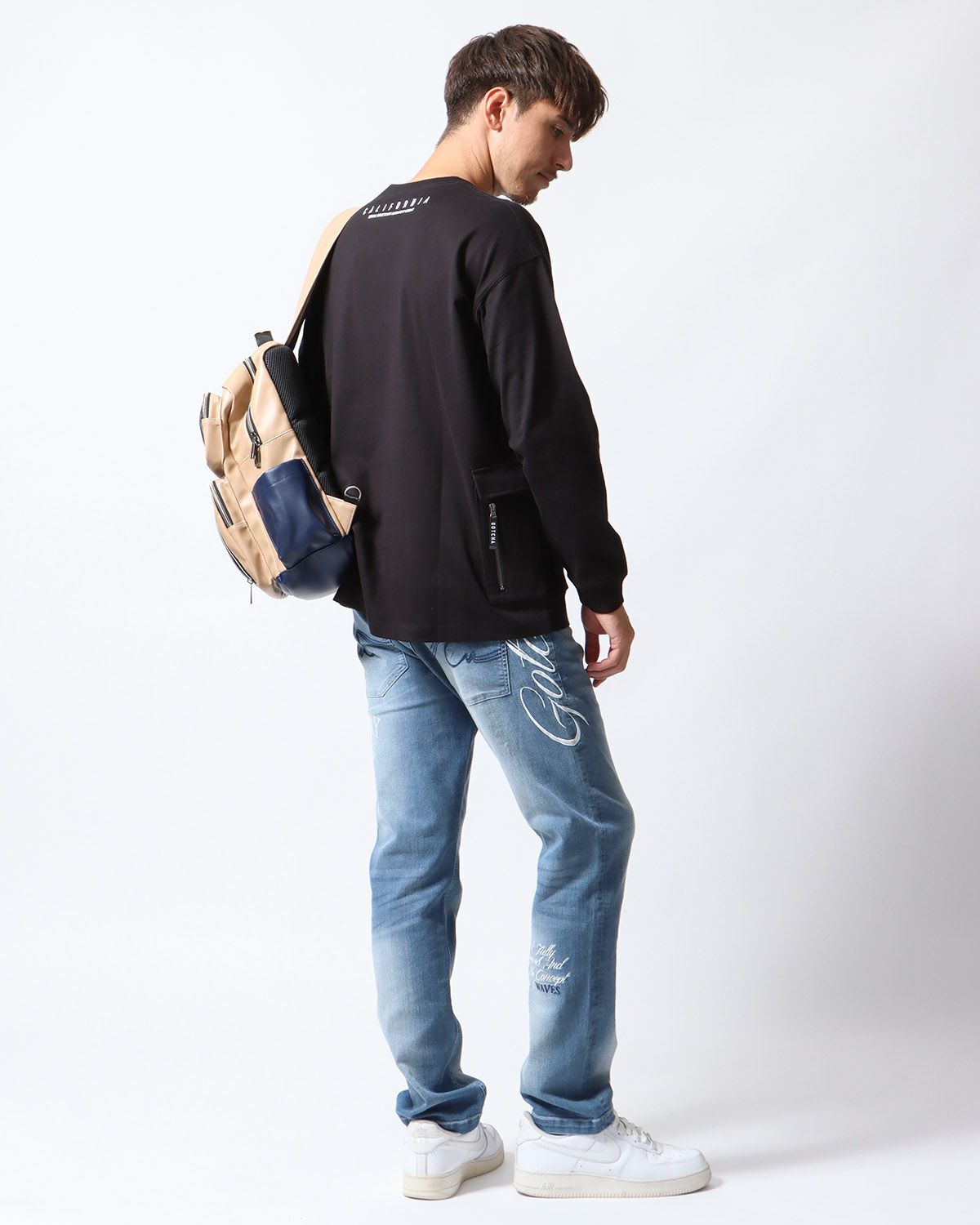 ブラック：180cm/70kg(Lサイズ着用)