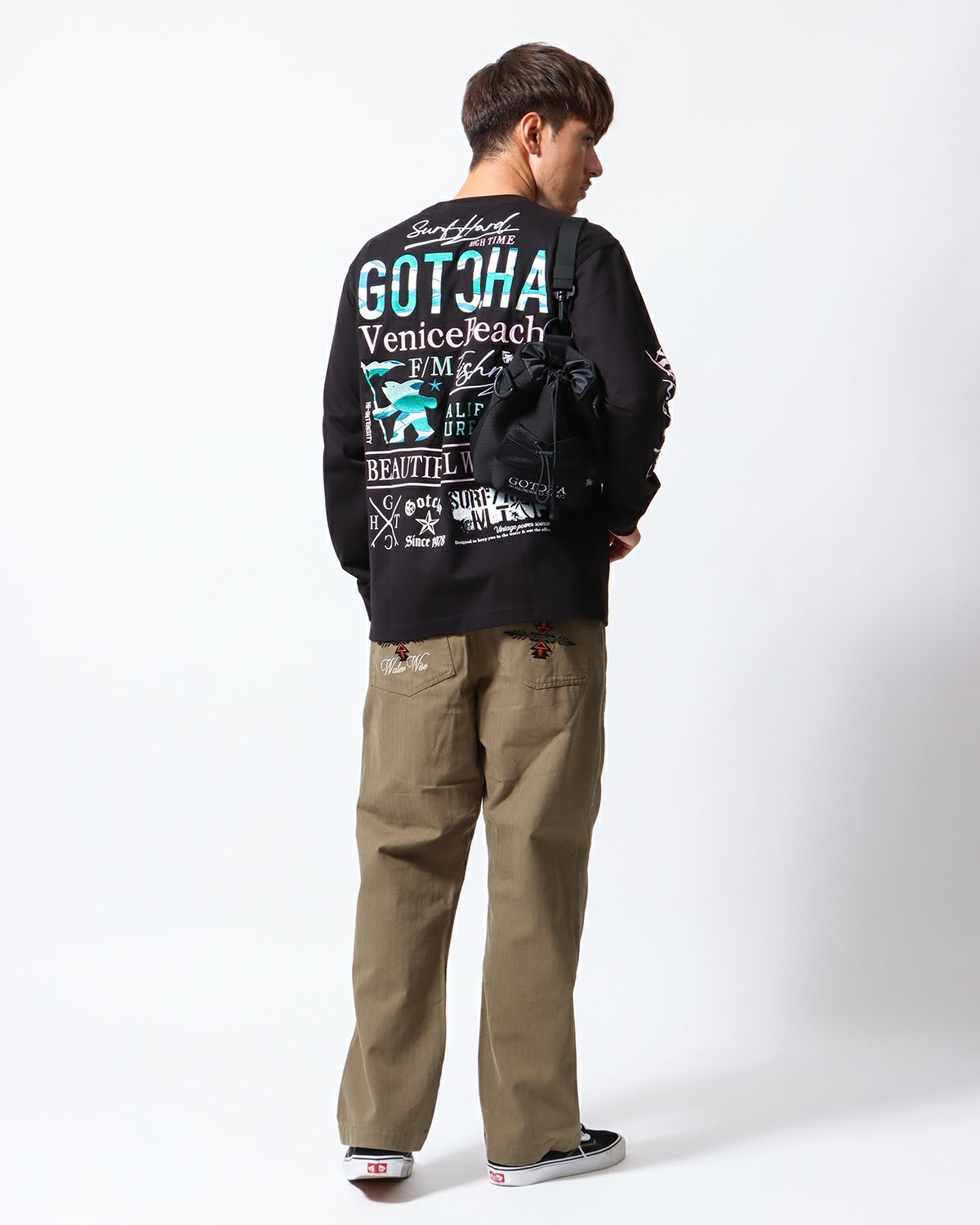 ブラック：180cm/70kg(Lサイズ着用)