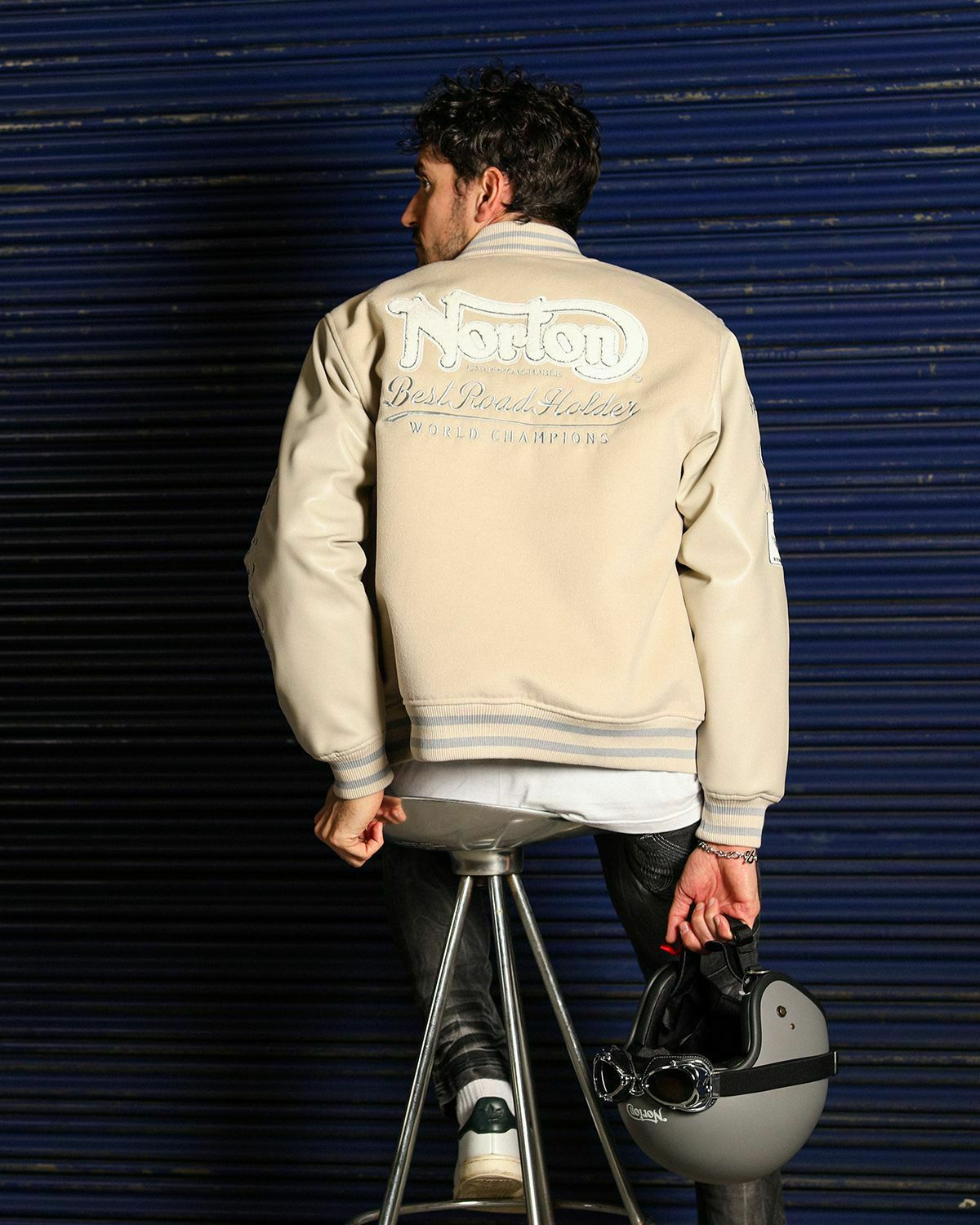 オフホワイト:186cm(Lサイズ着用)