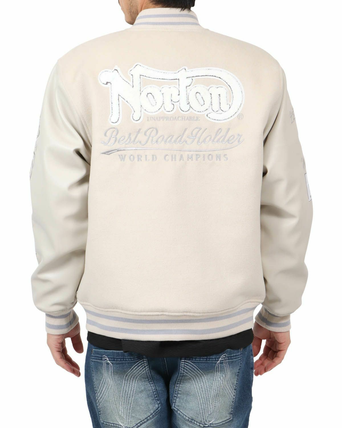 オフホワイト：180cm67kg(Lサイズ着用)