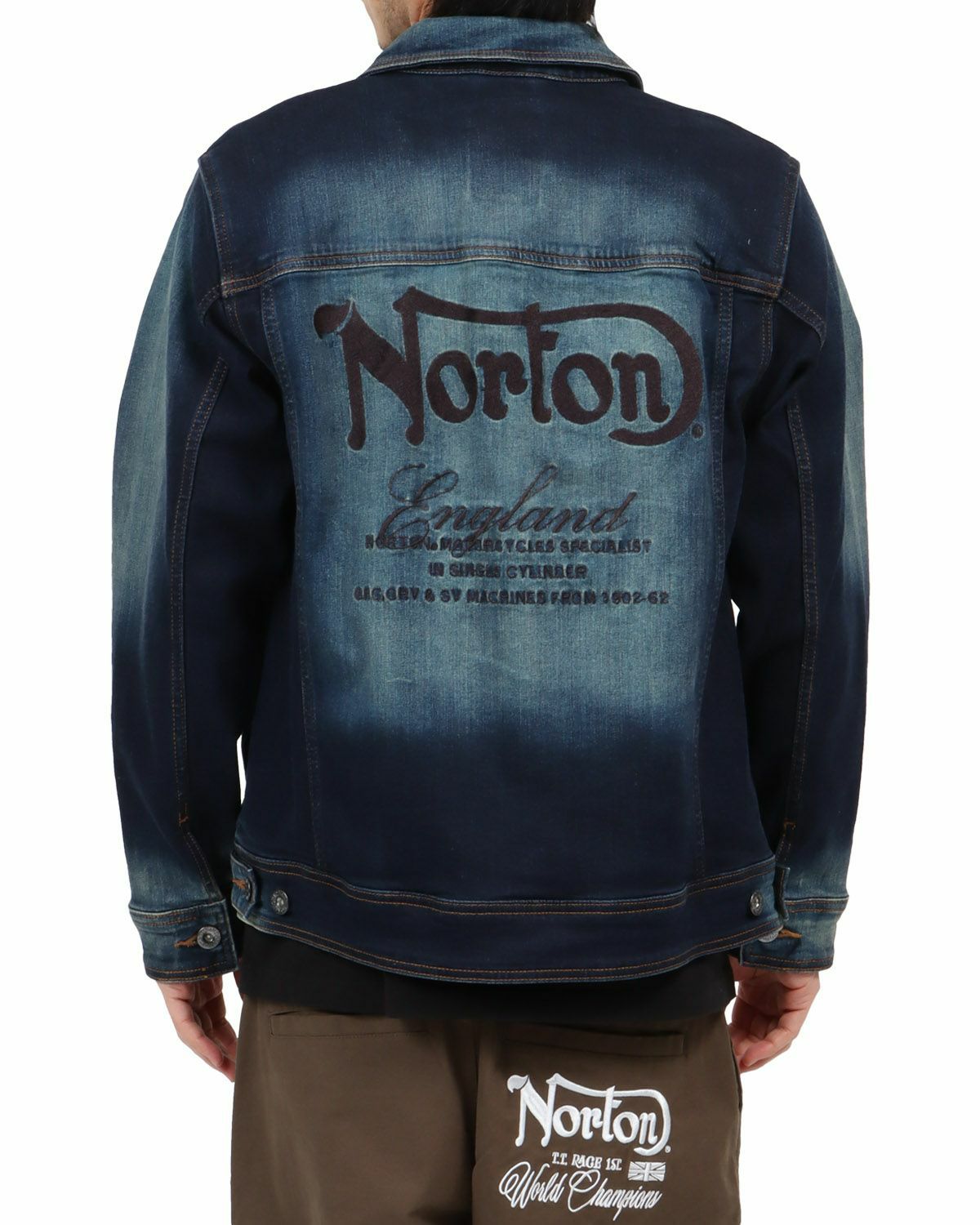 インディゴ：180cm67kg(Lサイズ着用)