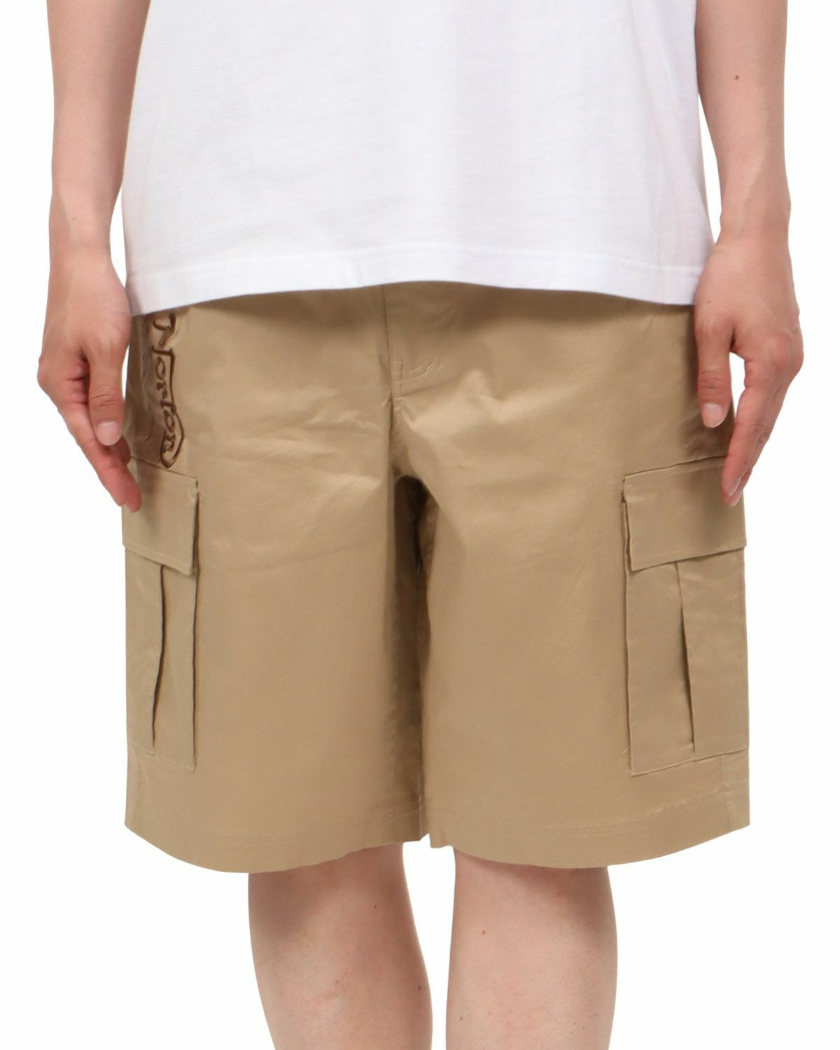 ベージュ：174cm62kg(Lサイズ着用)