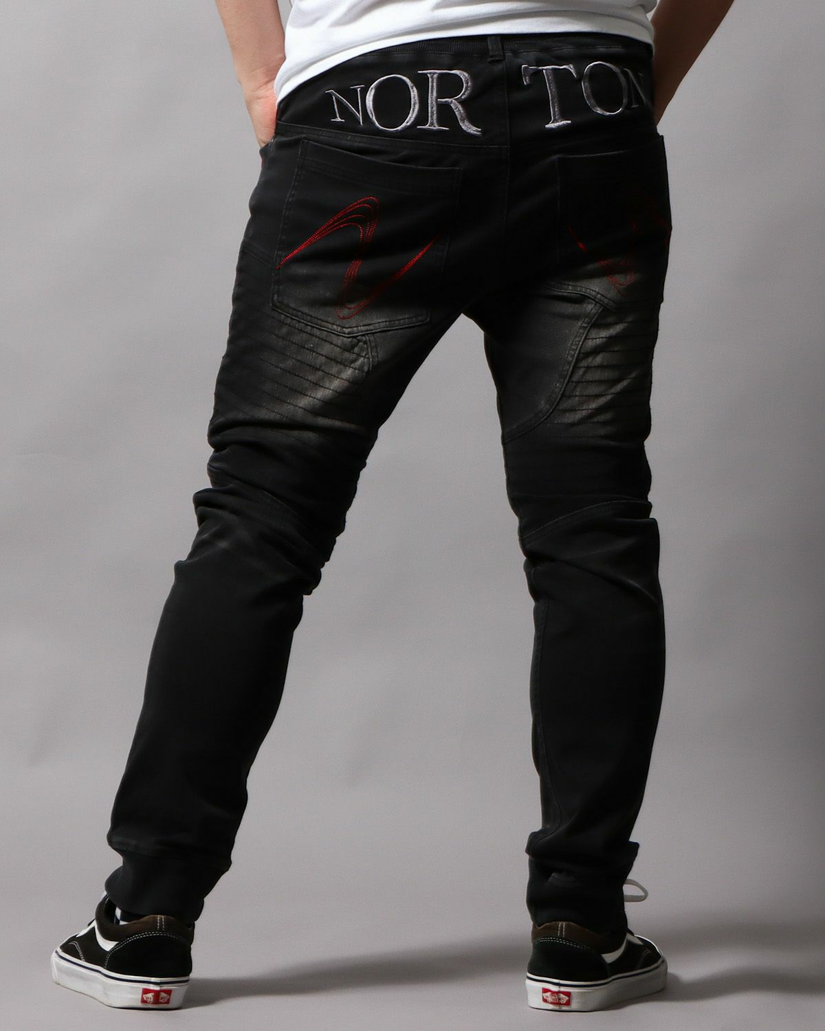 ブラック：178cm/75kg(Lサイズ着用)