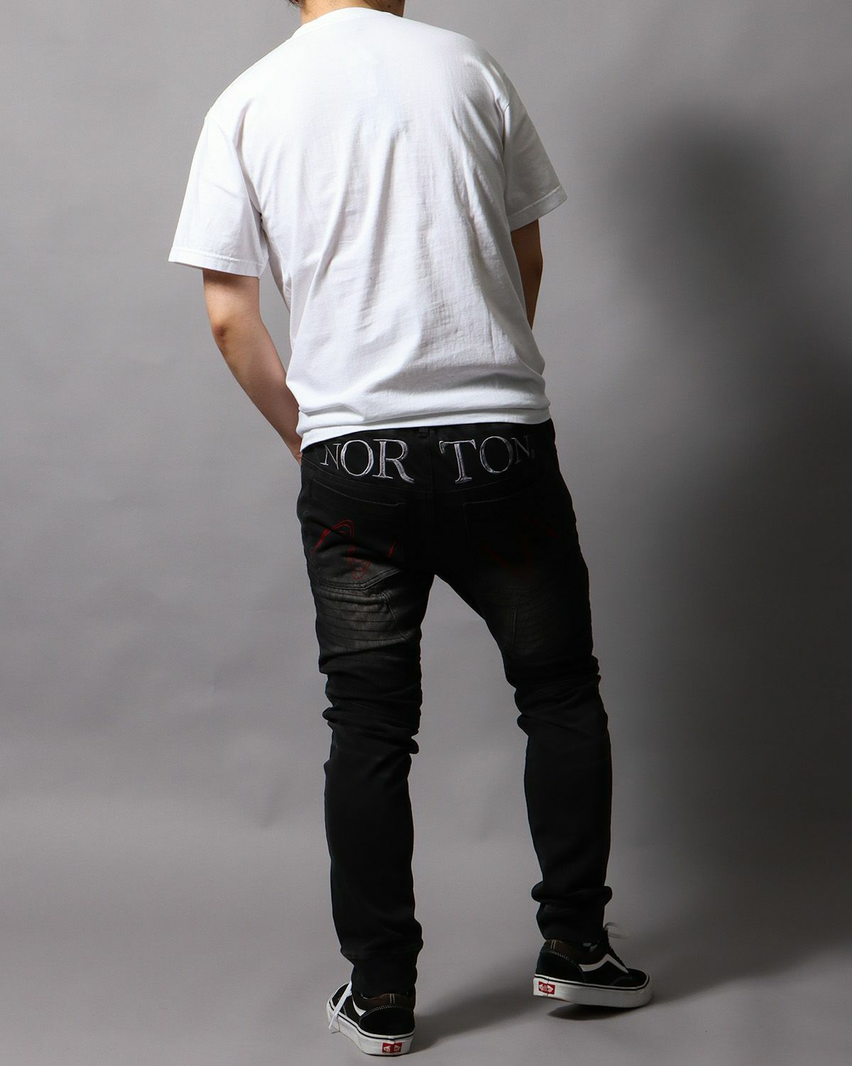 ブラック：178cm/75kg(Lサイズ着用)