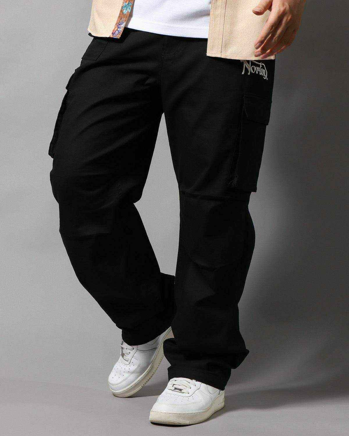 ブラック：178cm/75kg(Lサイズ着用)