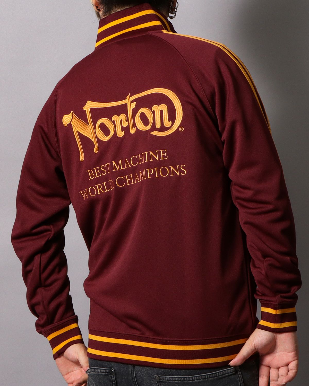 ワイン：178cm/75kg(Lサイズ着用)