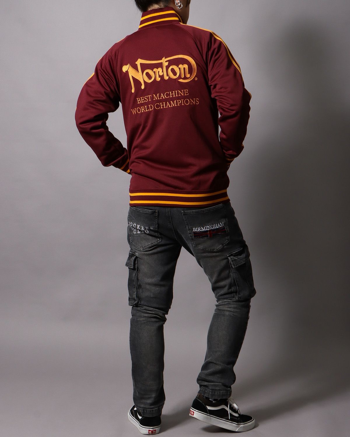 ワイン：178cm/75kg(Lサイズ着用)