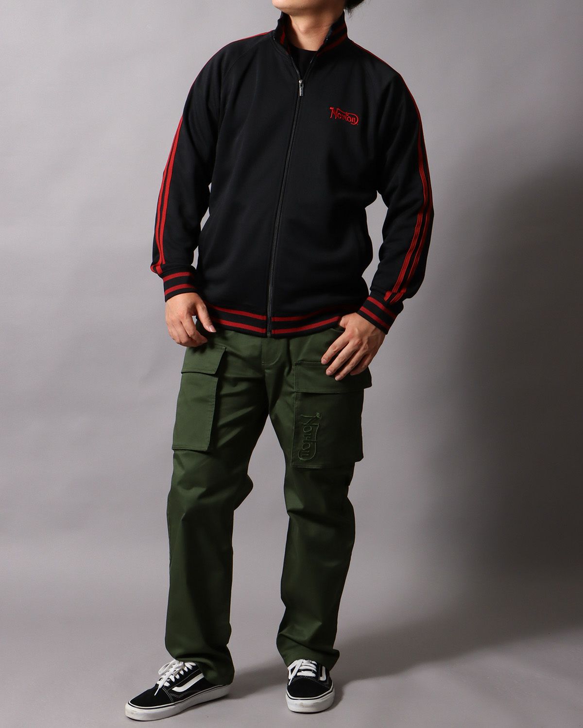 ブラック：178cm/75kg(Lサイズ着用)