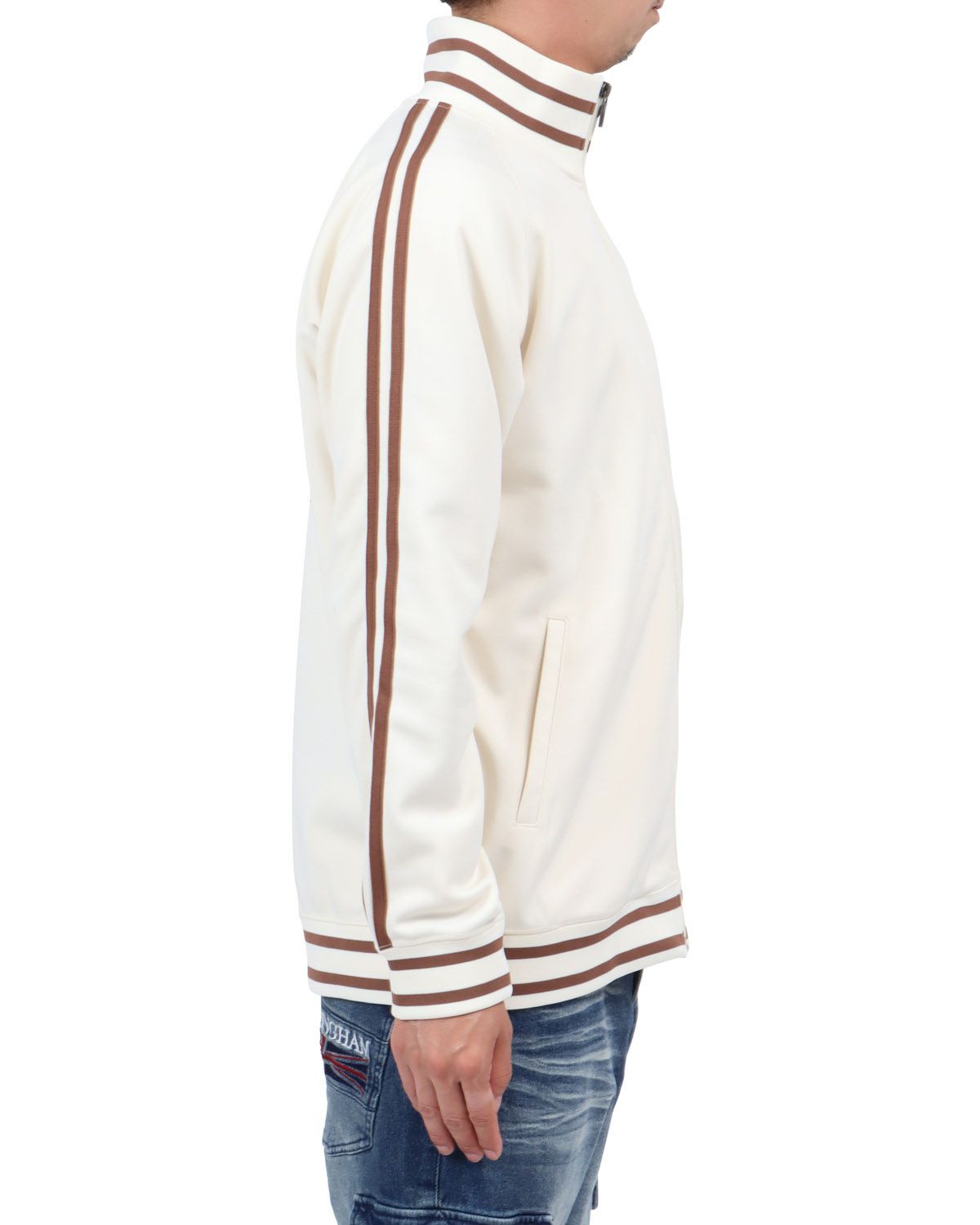 オフホワイト：174cm62kg(Lサイズ着用)