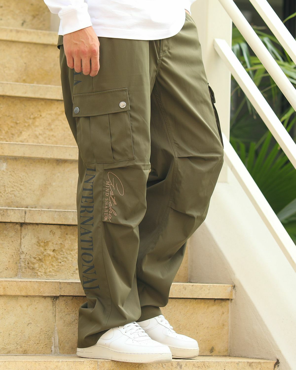 カーキ：180cm/70kg(Lサイズ着用)