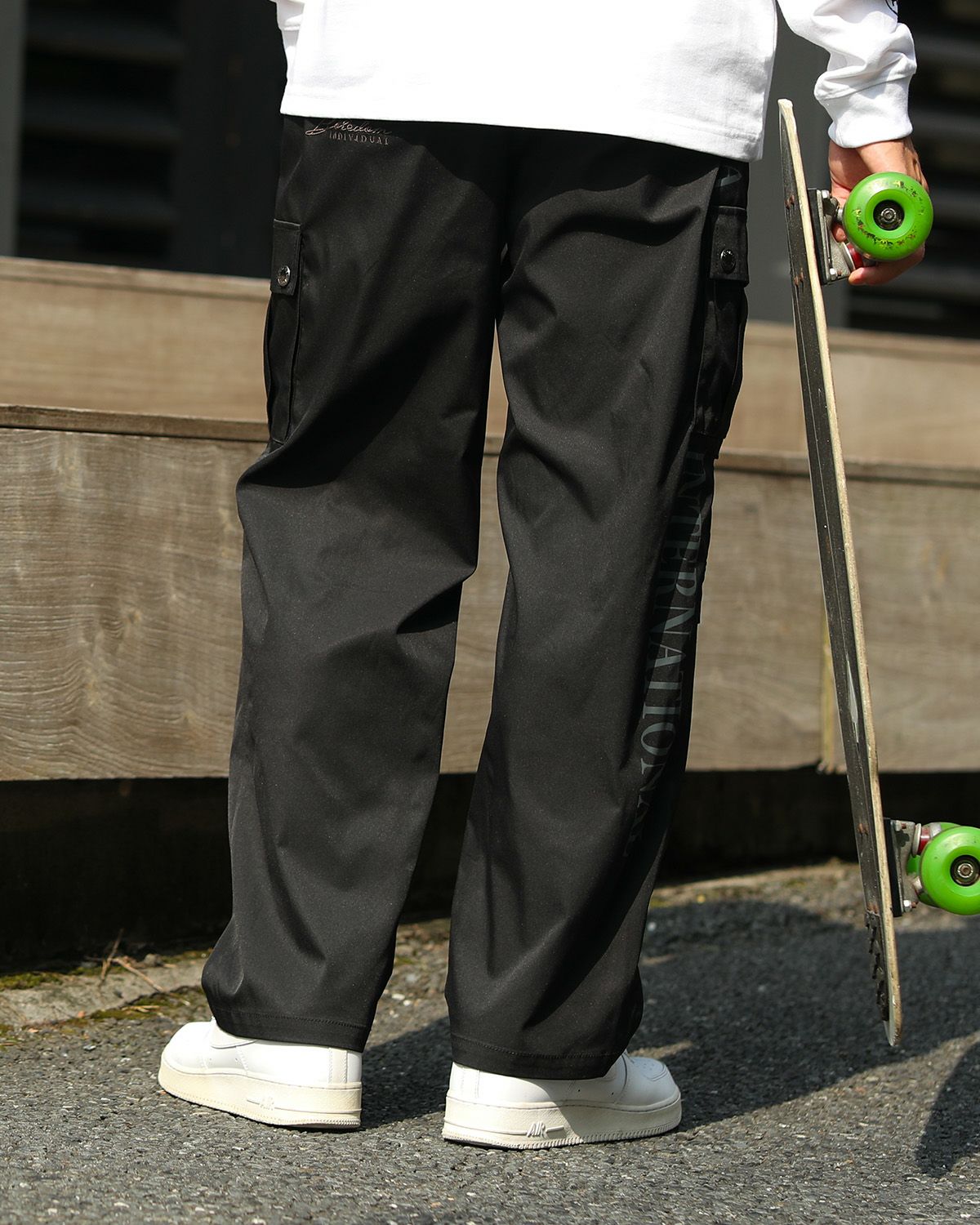 ブラック：180cm/70kg(Lサイズ着用)