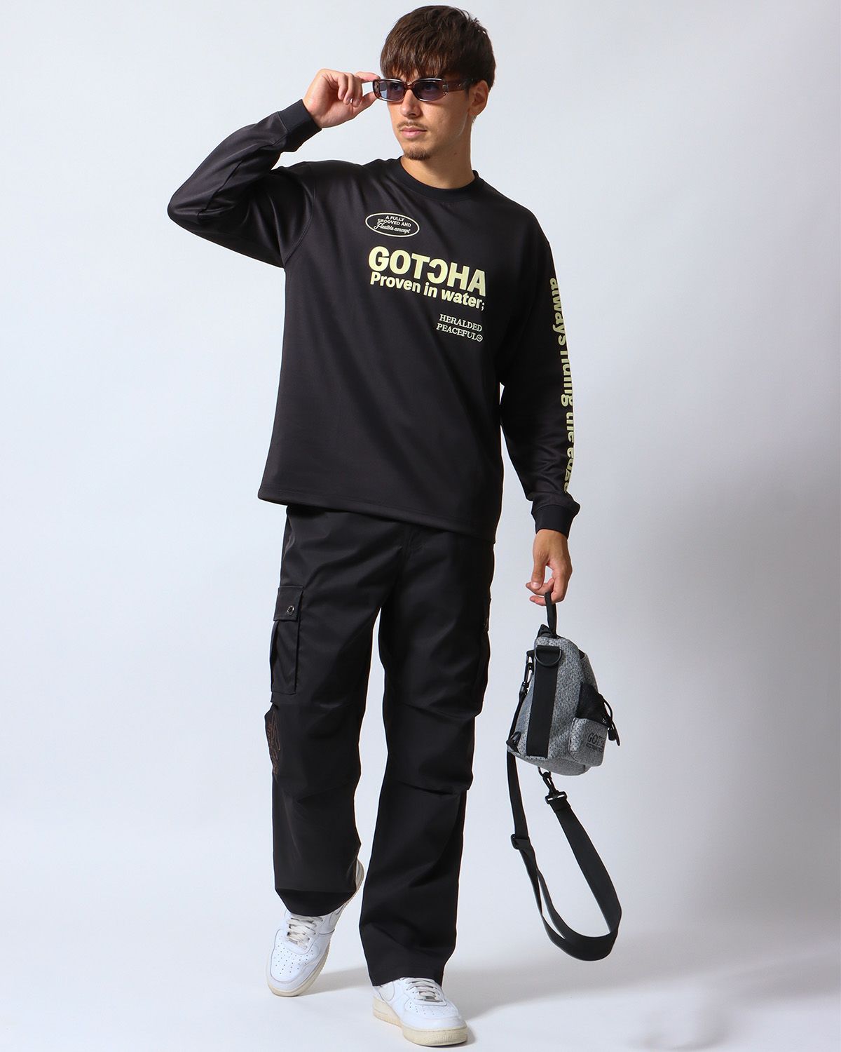 ブラック：180cm/70kg(Lサイズ着用)