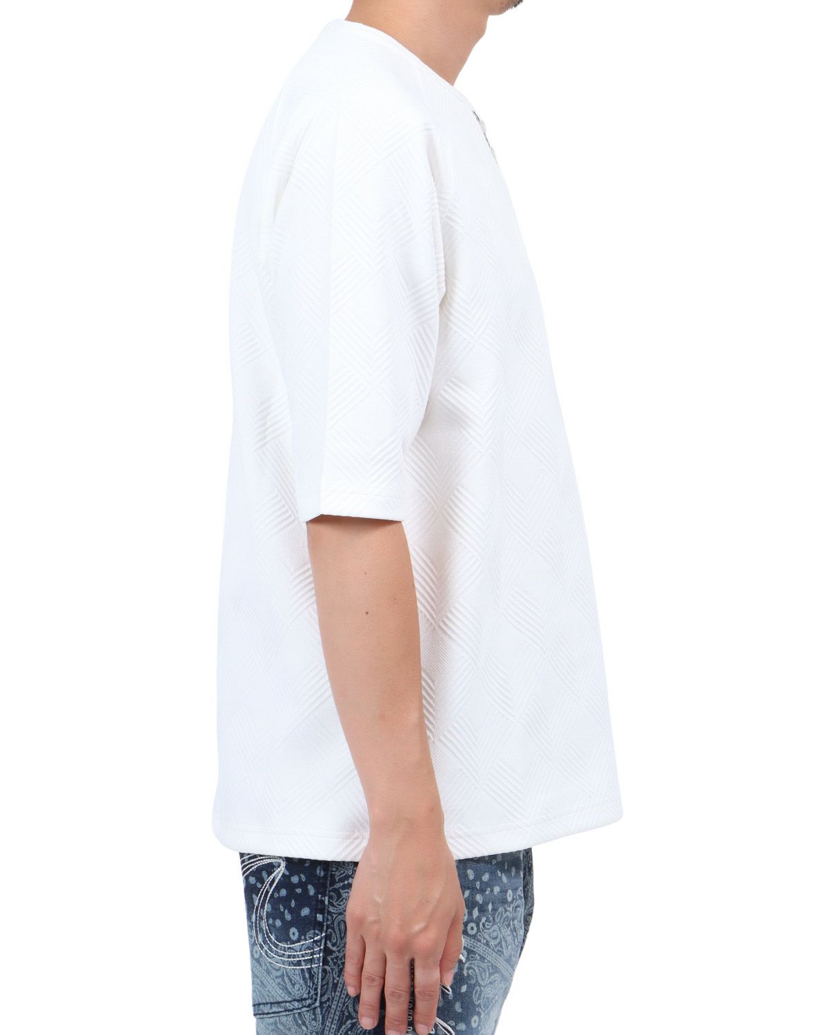 オフホワイト：174cm62kg(Lサイズ着用)