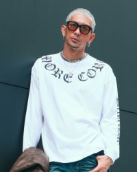 ホワイト:183cm(Lサイズ着用)