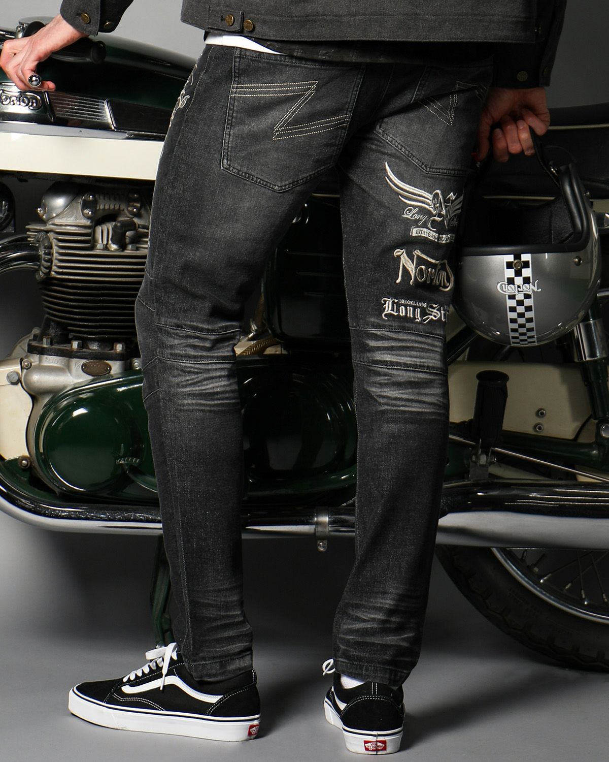 ブラック：186cm(Lサイズ着用)