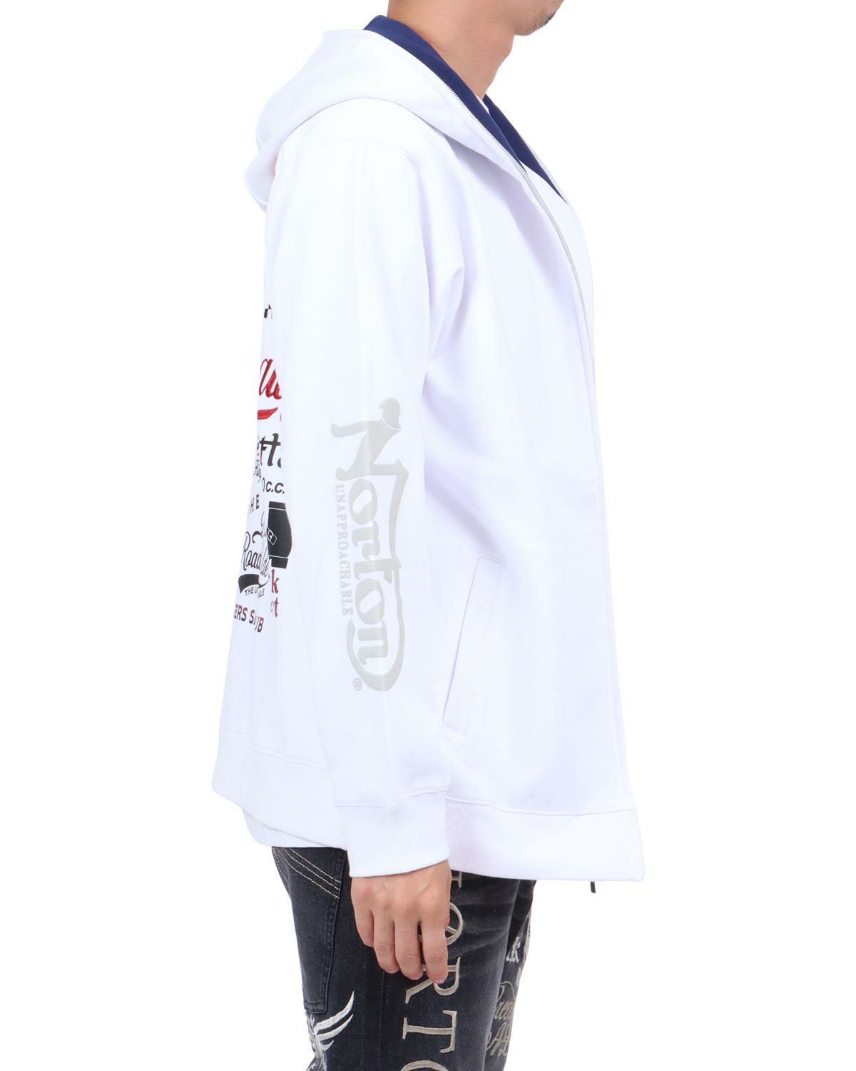 ホワイト：174cm62kg(Lサイズ着用)