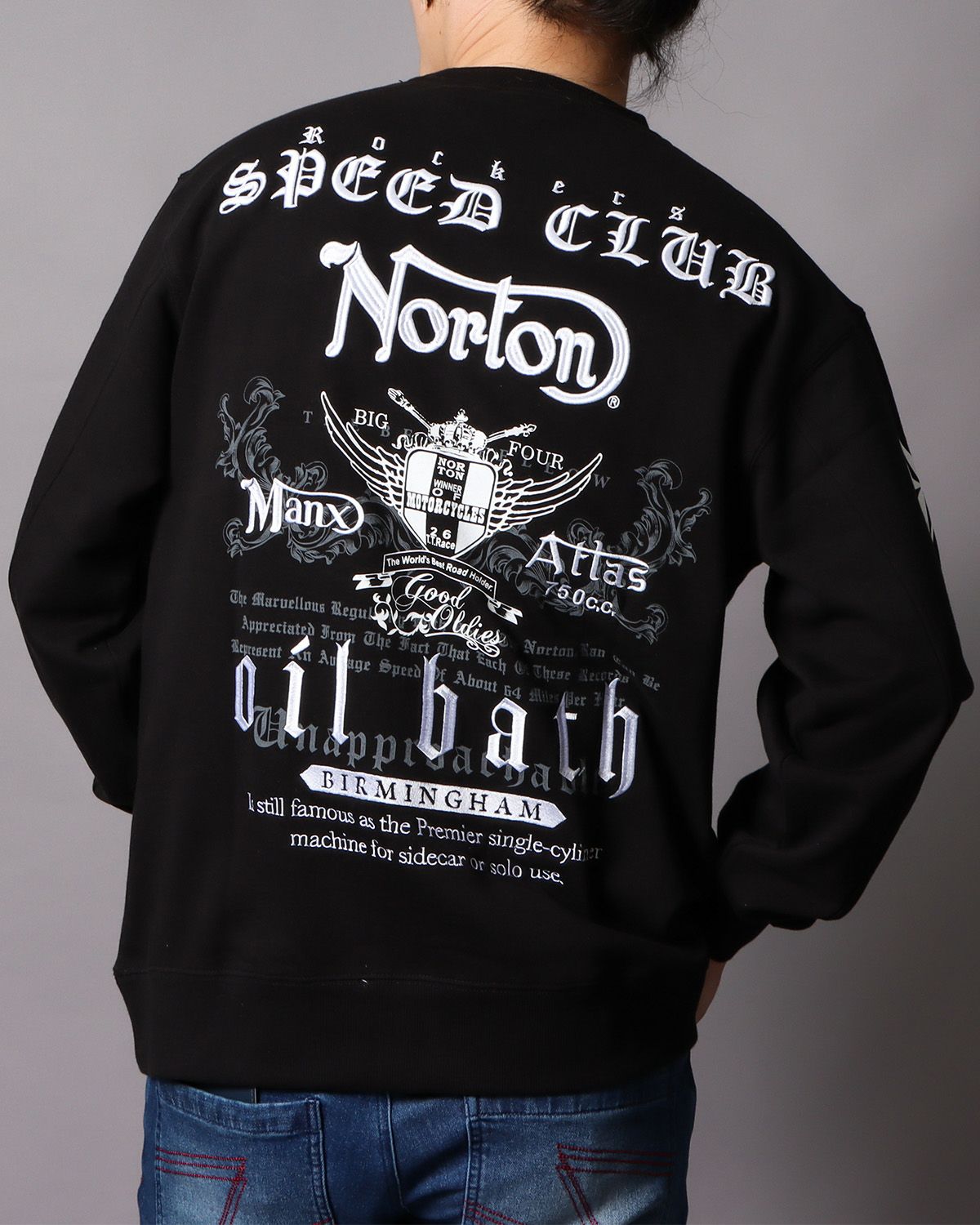 ブラック：178cm/75kg(Lサイズ着用)