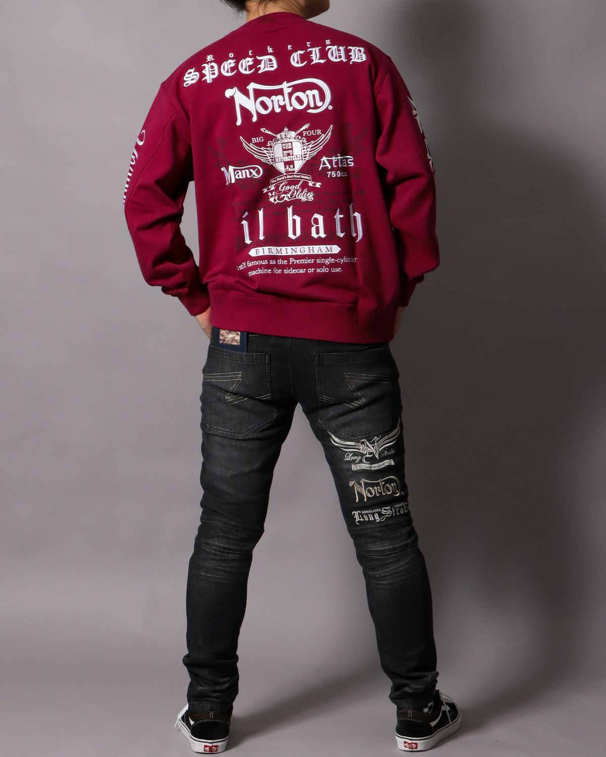 バーガンディ：178cm/75kg(Lサイズ着用)