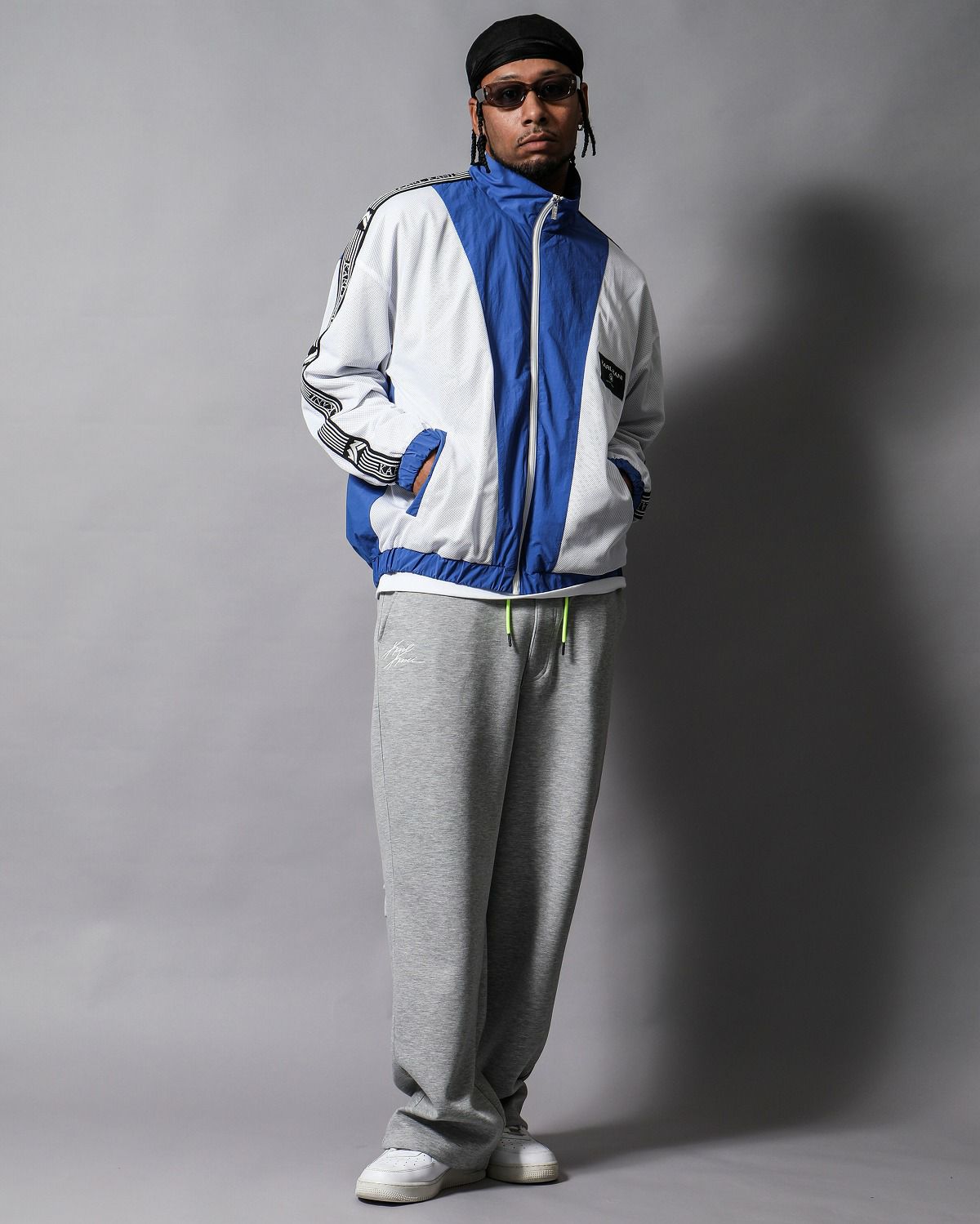 ホワイト：180cm(XLサイズ着用)