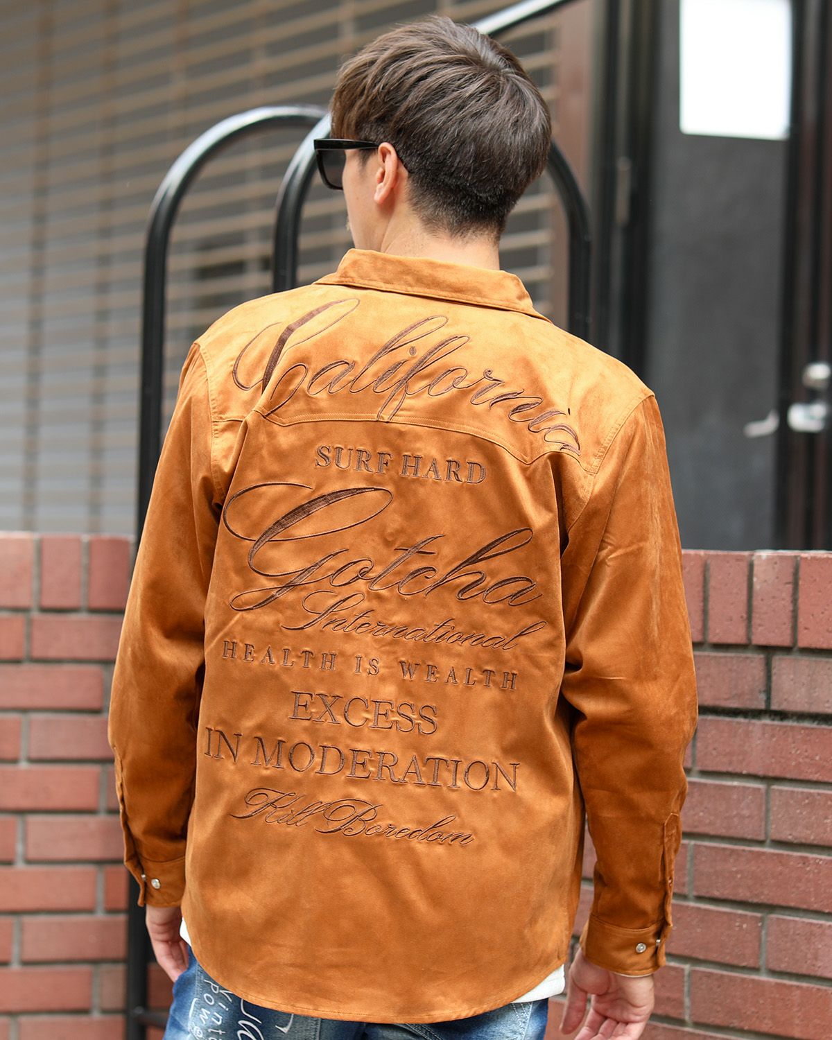 キャメル：180cm/70kg(Lサイズ着用)