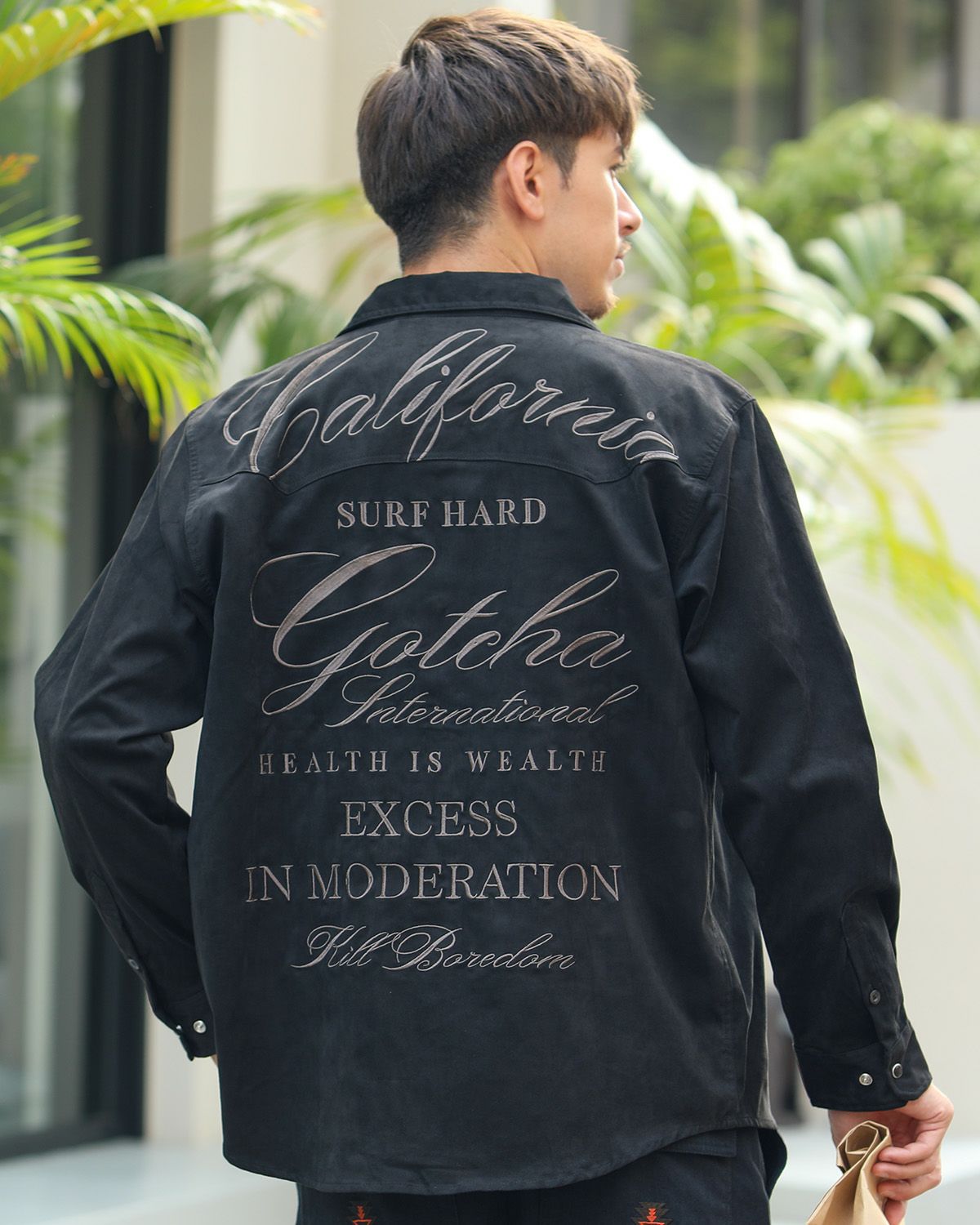 ブラック：180cm/70kg(Lサイズ着用)