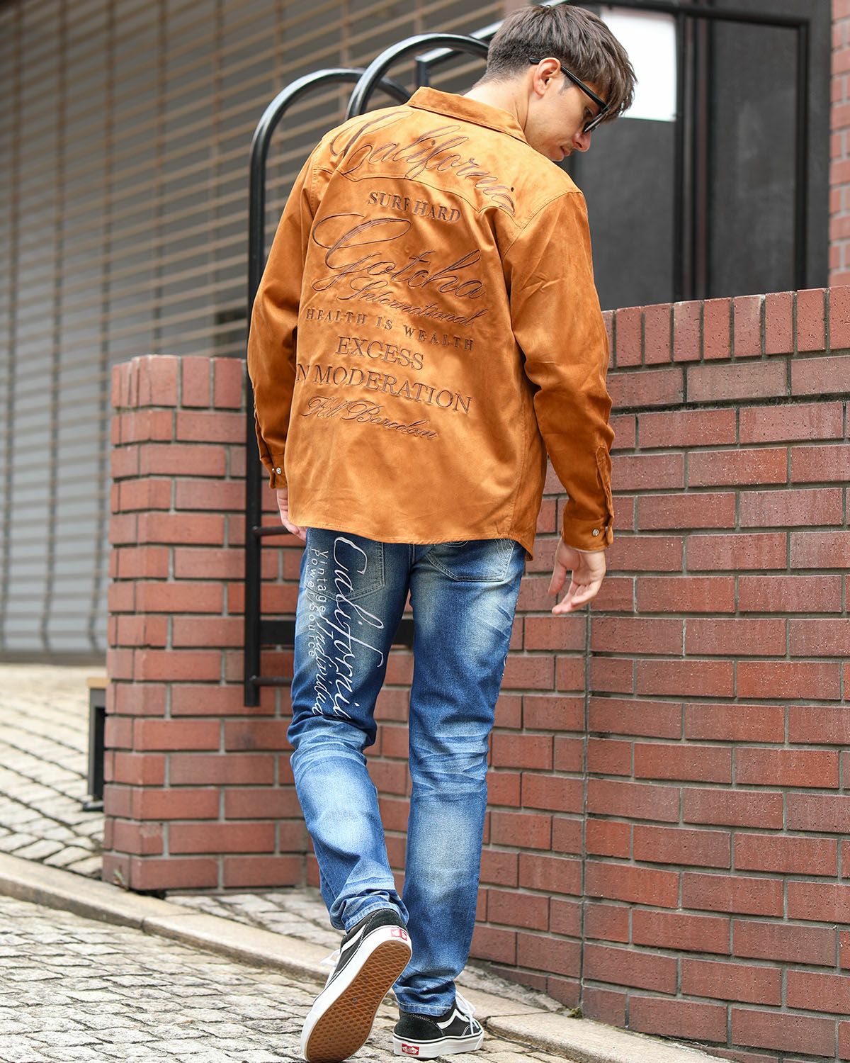 キャメル：180cm/70kg(Lサイズ着用)