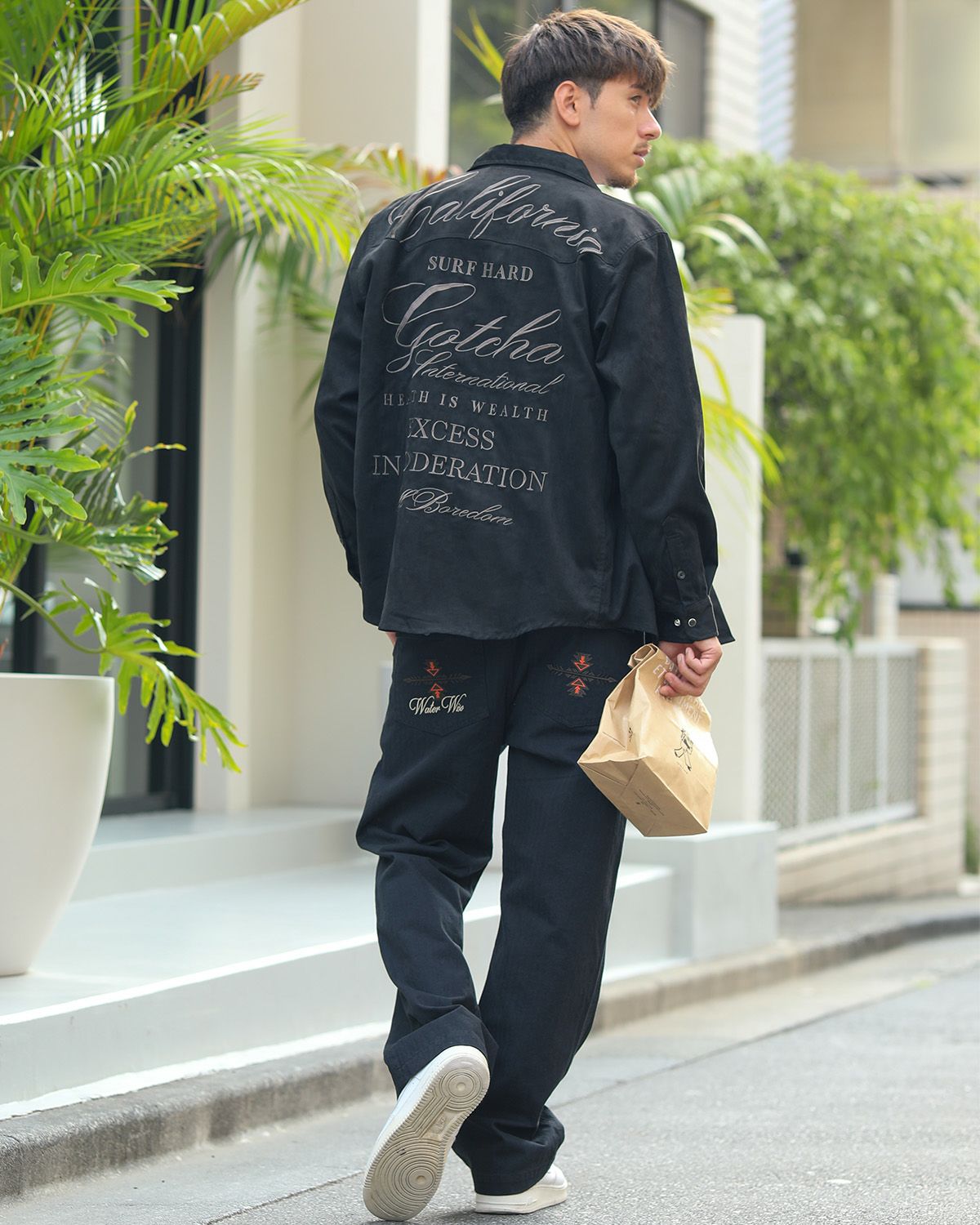 ブラック：180cm/70kg(Lサイズ着用)