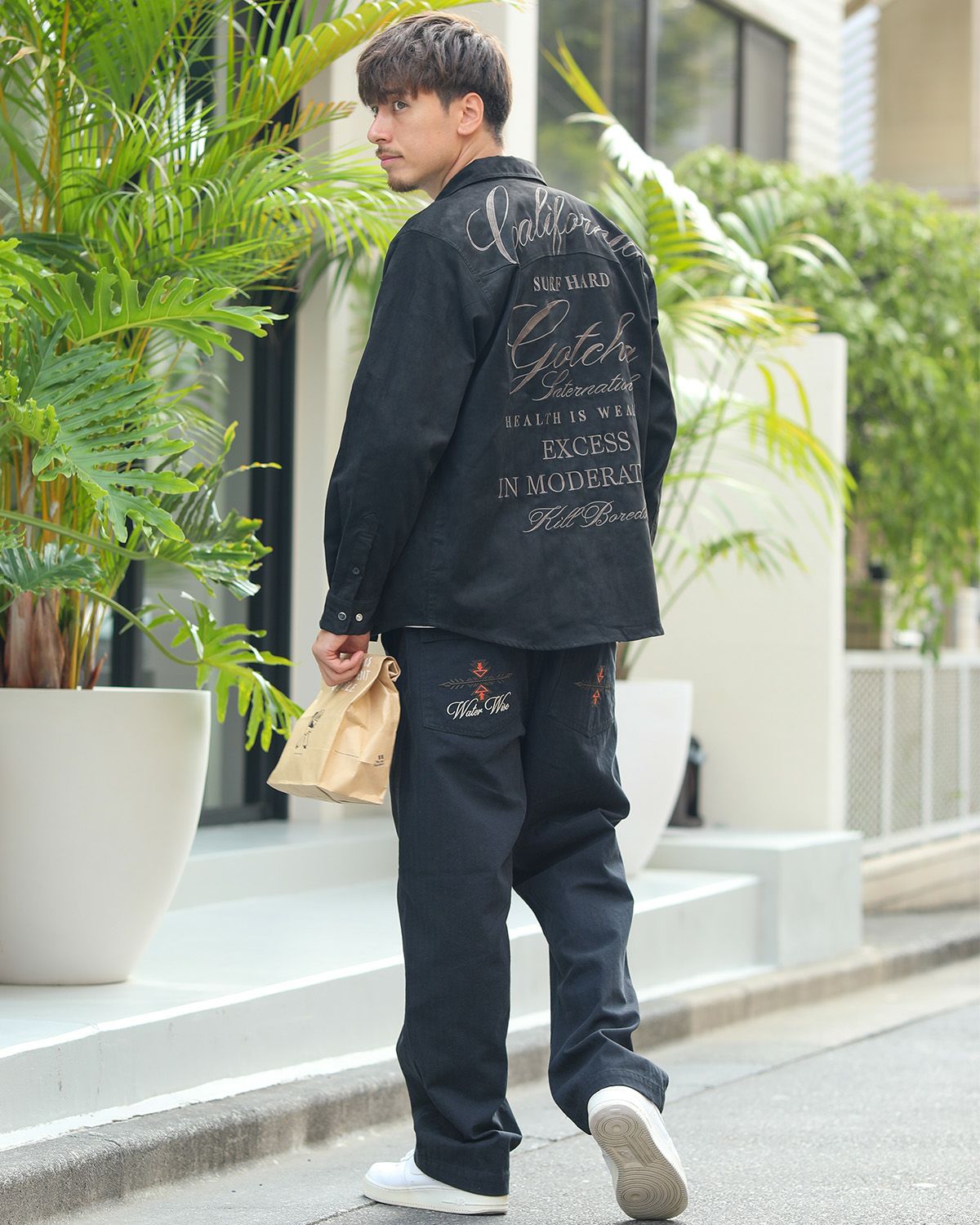 ブラック：180cm/70kg(Lサイズ着用)