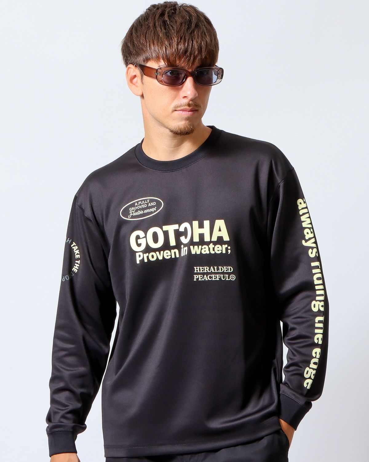 ブラック：180cm/70kg(Lサイズ着用)