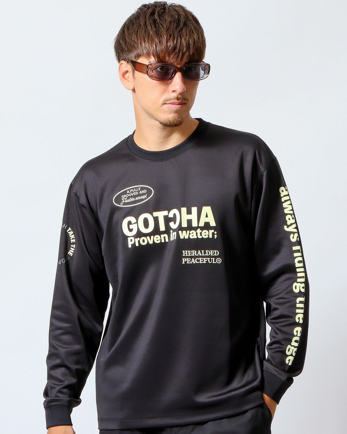 ブラック：180cm/70kg(Lサイズ着用)