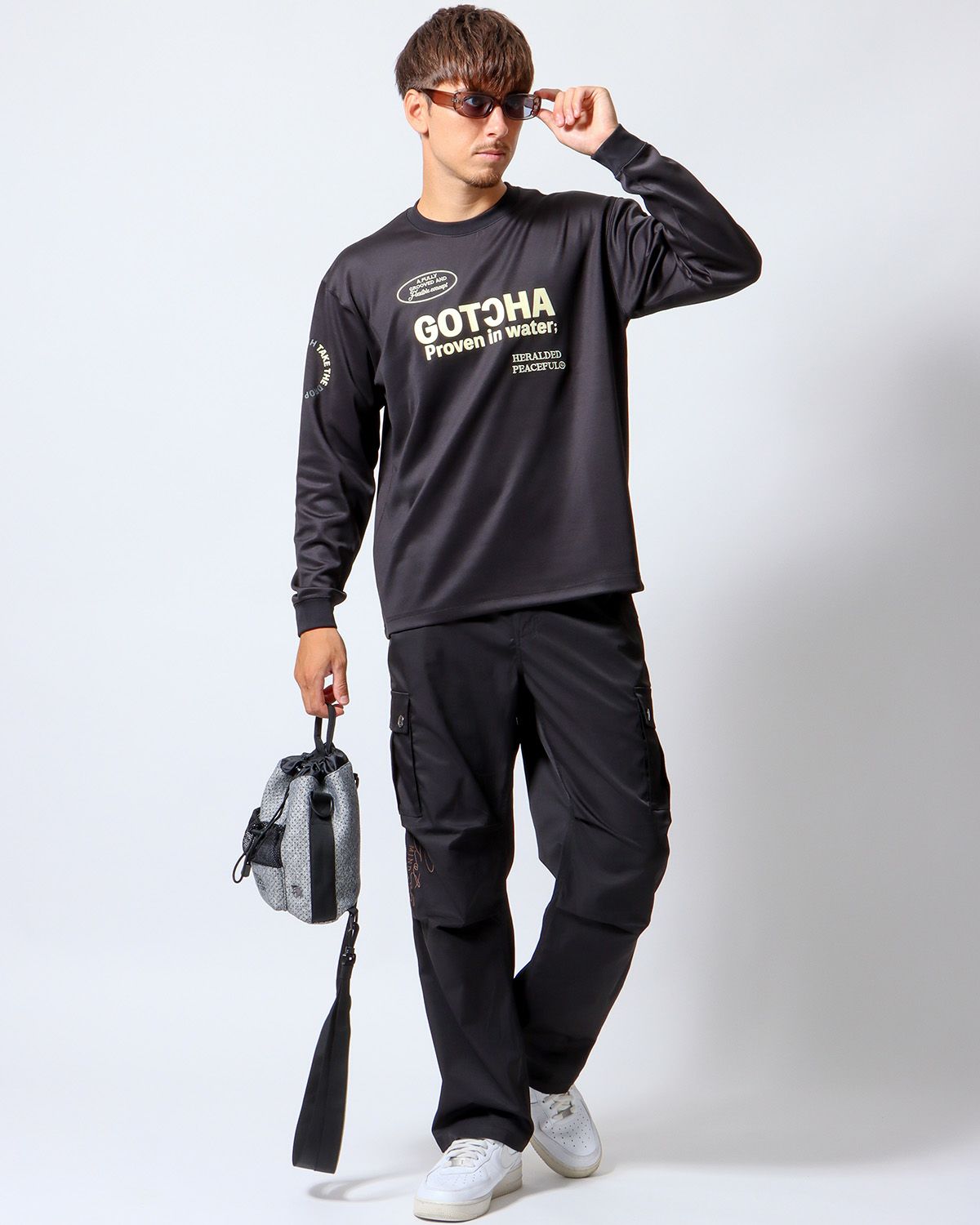 ブラック：180cm/70kg(Lサイズ着用)