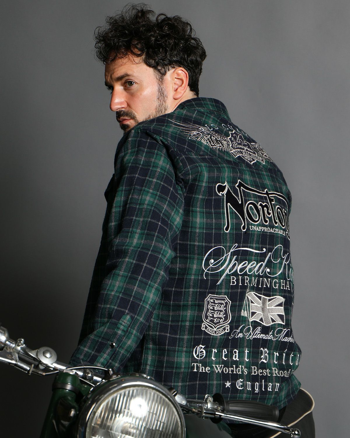 ブルー：186cm(Lサイズ着用)