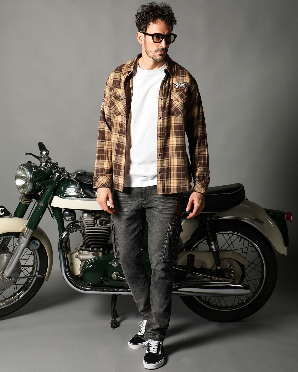 ブラウン：186cm(Lサイズ着用)