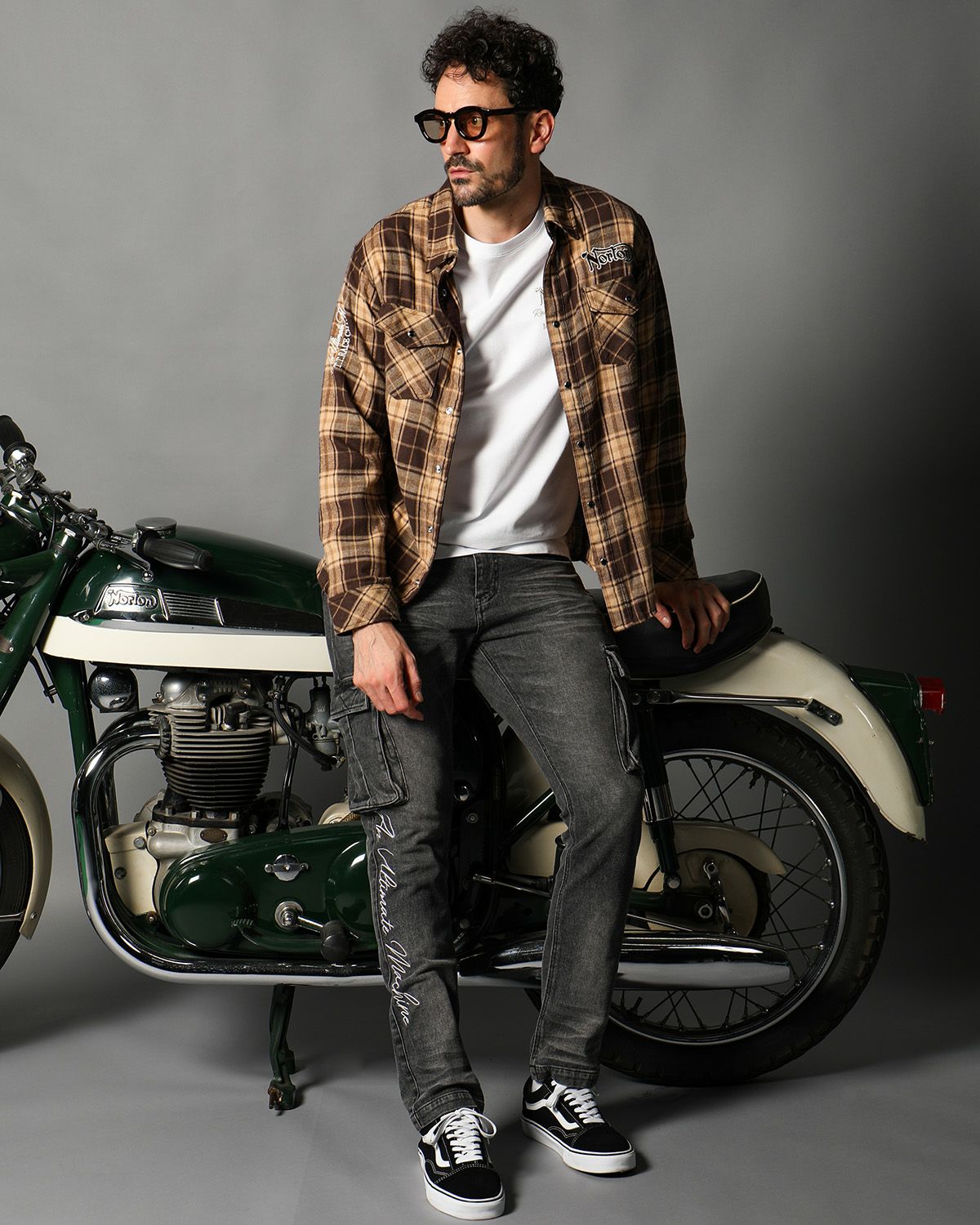 ブラウン：186cm(Lサイズ着用)